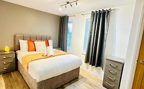2 Beds Free Secure Car Or Van Park W Wifi-Netflix No Hidden Deposits
